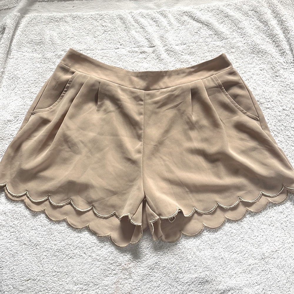 Mine Scalloped Hem Shorts